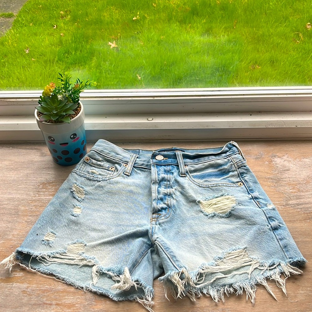 ❌SOLD❌Aero shorts| distressed denim